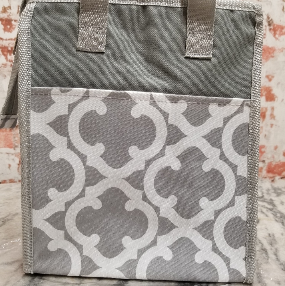 Lunch bag zipper closure front pocket collapsible